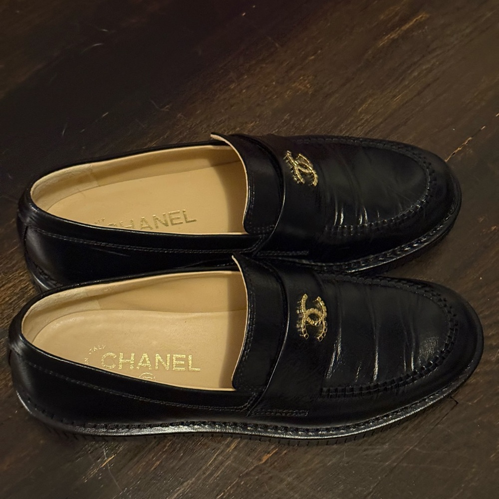 Chanel cruise 2024/2025 Shiny Crumpled Calfskin Black Moccasins - Picture 12 of 16